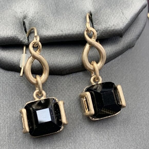 Kenneth Cole New York Gold Tone Jet Black Faceted Stones Necklace Earrings Set - Picture 2 of 15